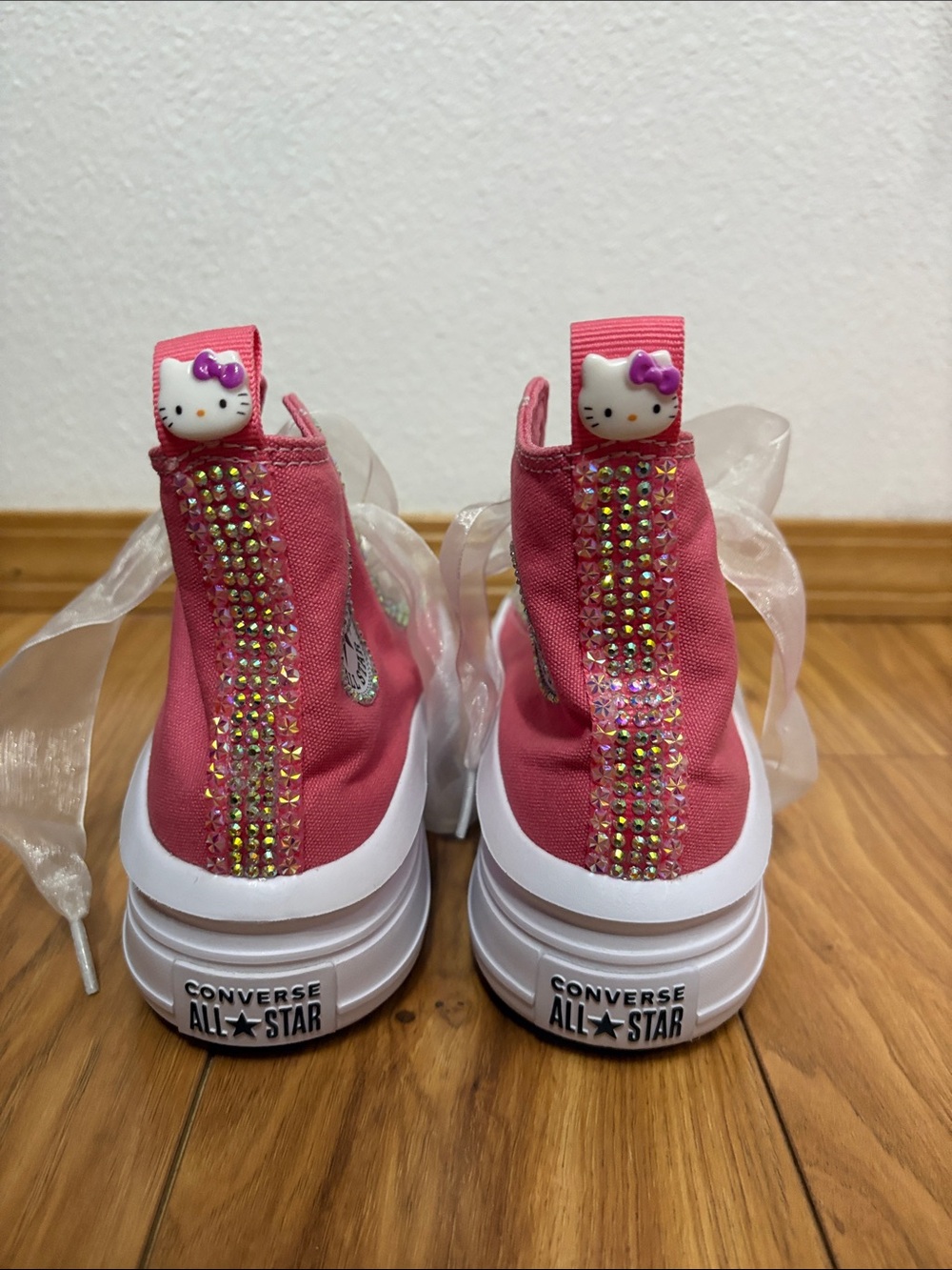 Converse Pink Crystal-Embellished Platform Sneakers hello kitty - Picture 4 of 7